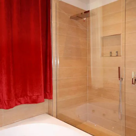 Arena Luxury Affittacamere 2*