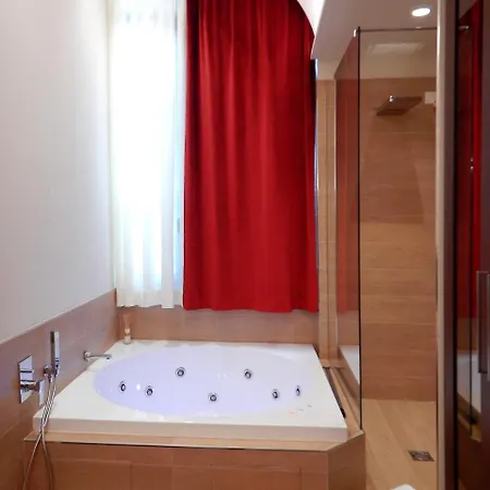Arena Luxury Affittacamere 2*